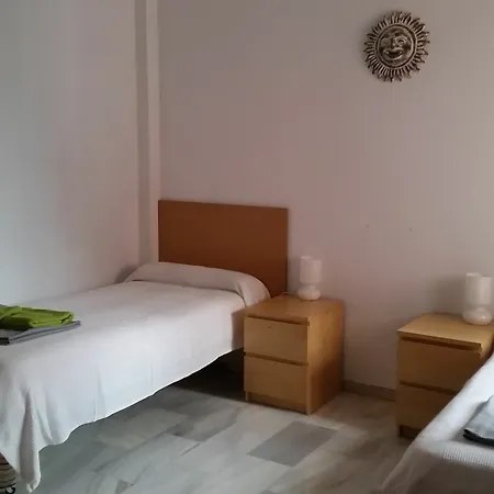 לינה וארוחת בוקר Villa Malaga מאלגה