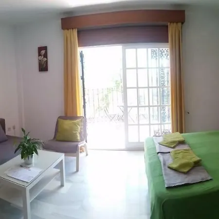 Villa Malaga לינה וארוחת בוקר 3*