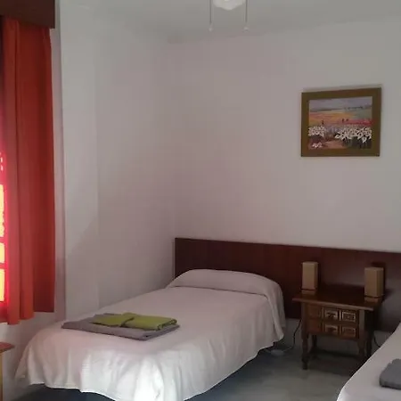 לינה וארוחת בוקר Villa Malaga מאלגה